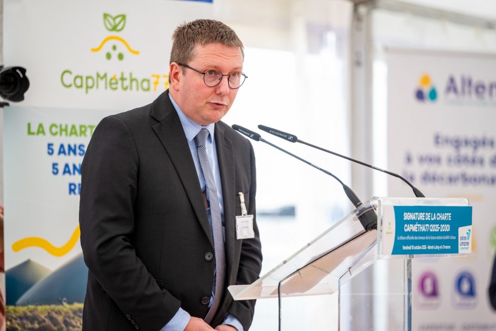 Etienne Valtel directeur general d'Altens lors de l'evenement du 10 octobre à la station BioGNV d'Altens à Moret-Loing-et-Orvanne